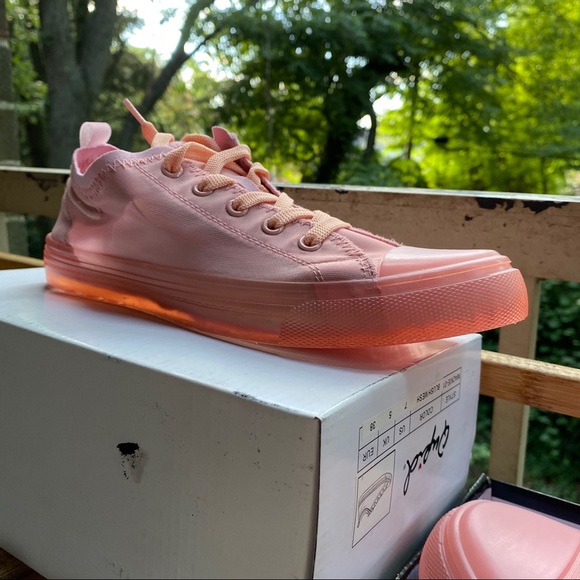 🤑SALE•🌟Low Top All Pink Mesh Sneakers With Gummy Sole 🎀 Qupid - Picture 3 of 11